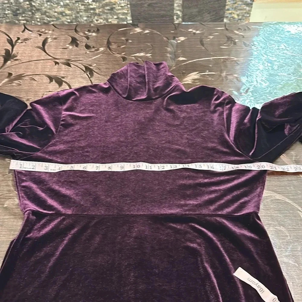Amanda Smith
90s burgundy velvet long sleeve dress w/ turtle neck - Picture 3 of 9